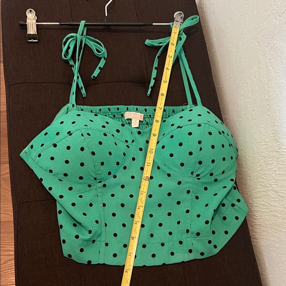 #1035+ Green Polka Dot Crop Top - Picture 4 of 5